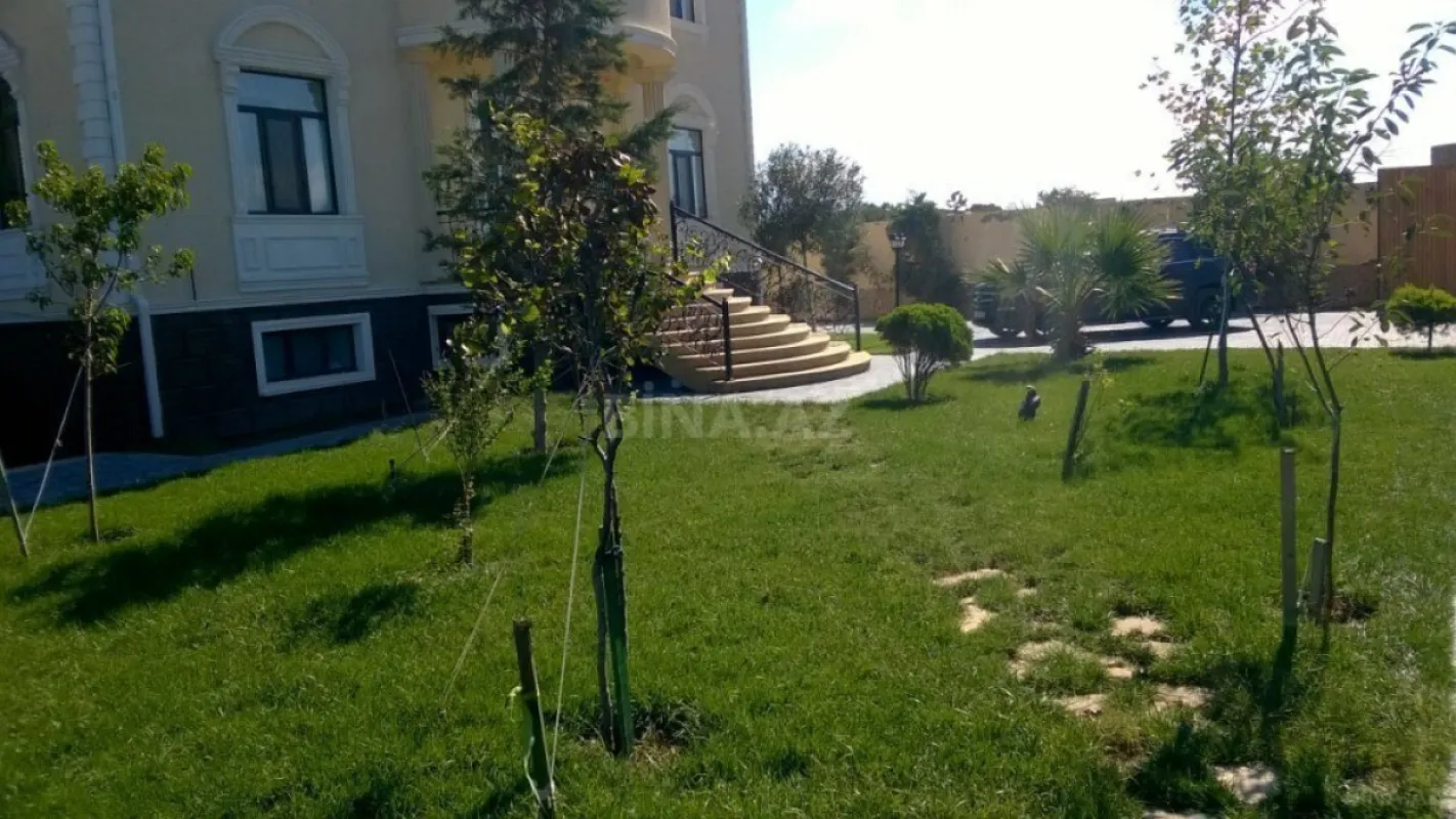 Satılır həyət evi 800 m²
