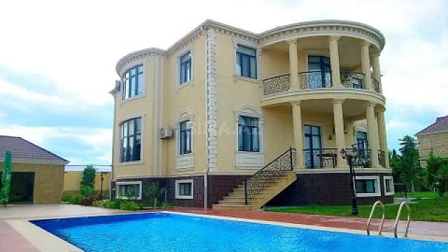 Satılır həyət evi 800 m²