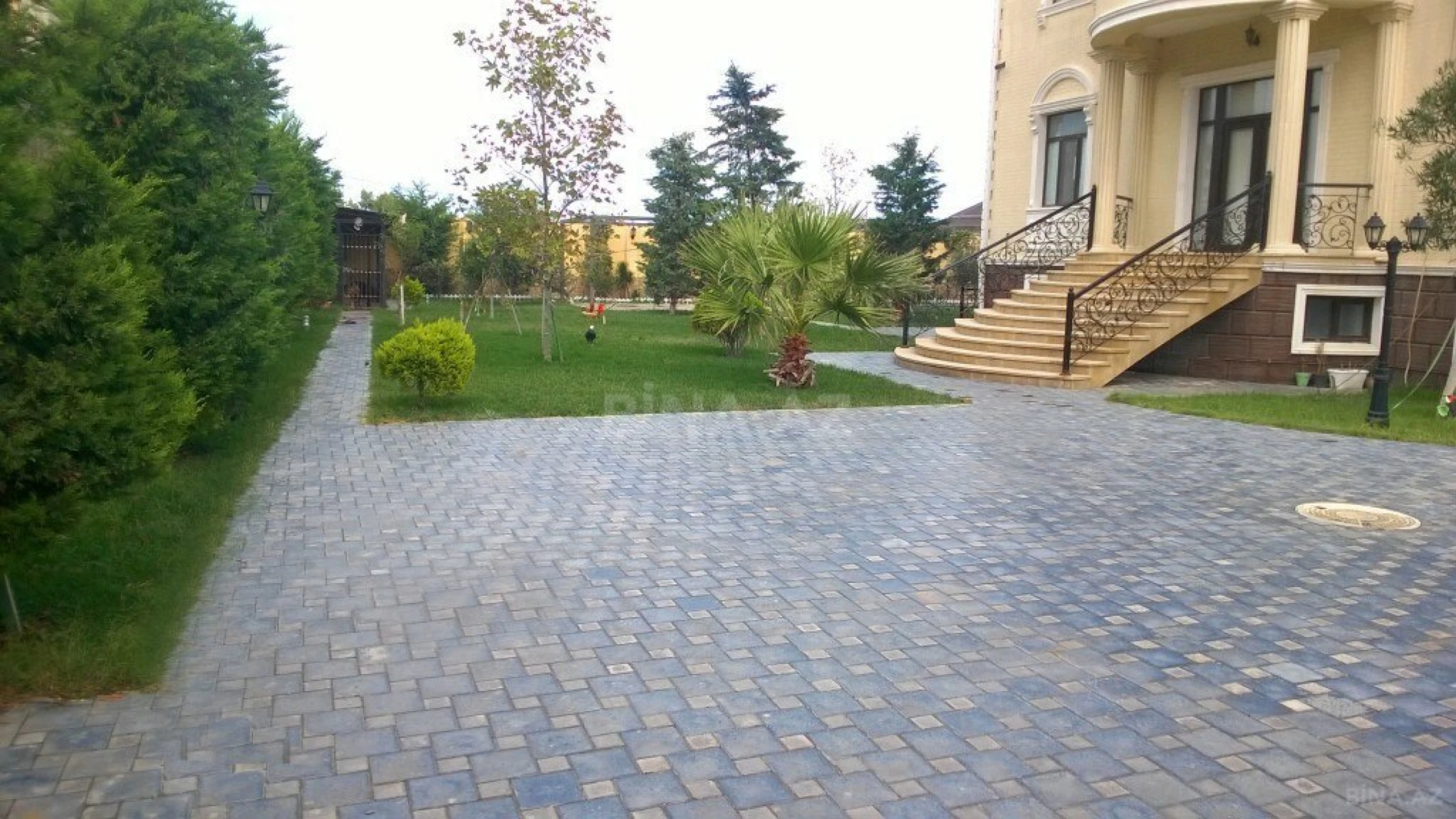 Satılır həyət evi 800 m²