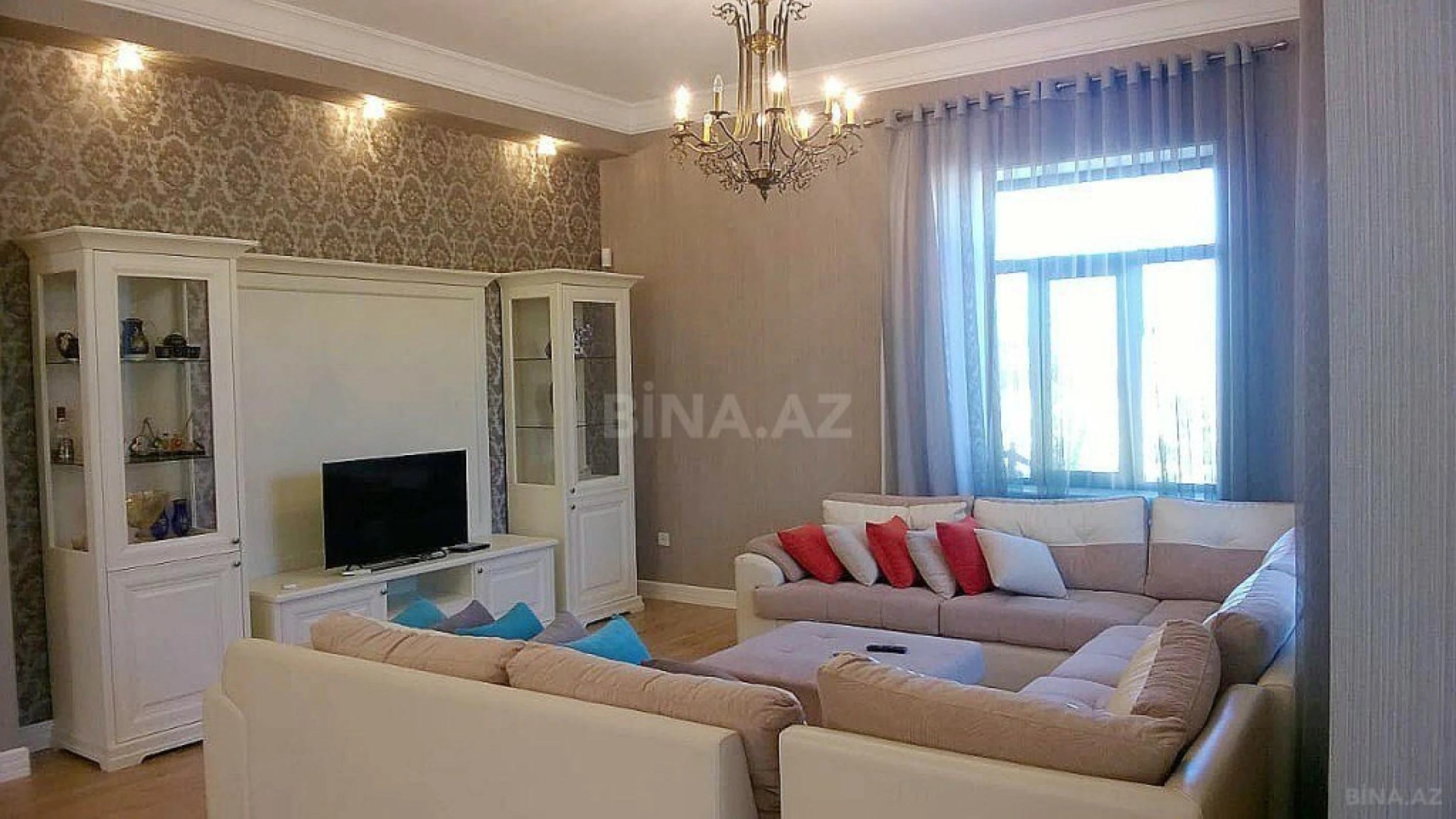 Satılır həyət evi 800 m²