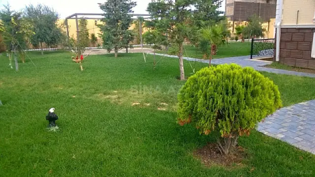 Satılır həyət evi 800 m²