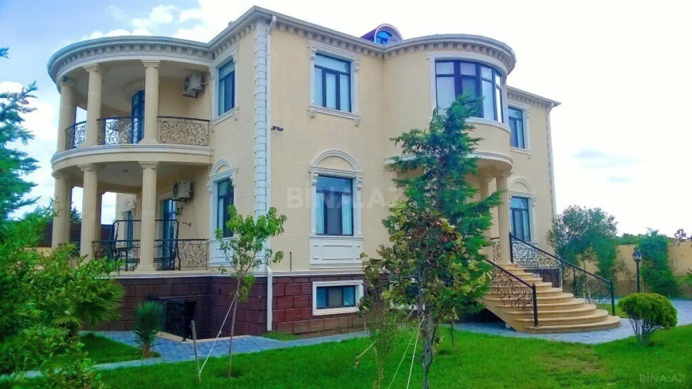 Satılır həyət evi 800 m²