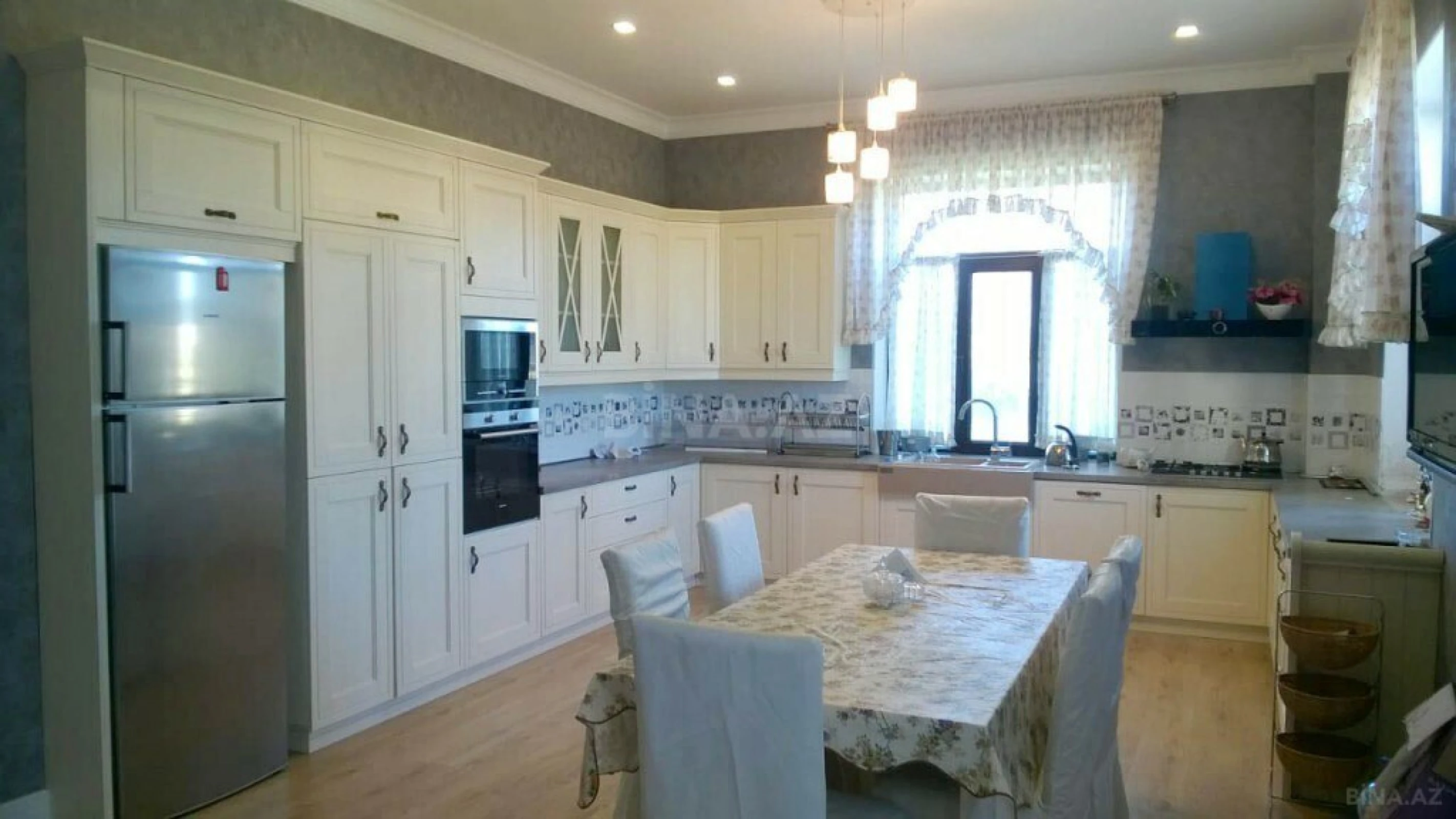 Satılır həyət evi 800 m²