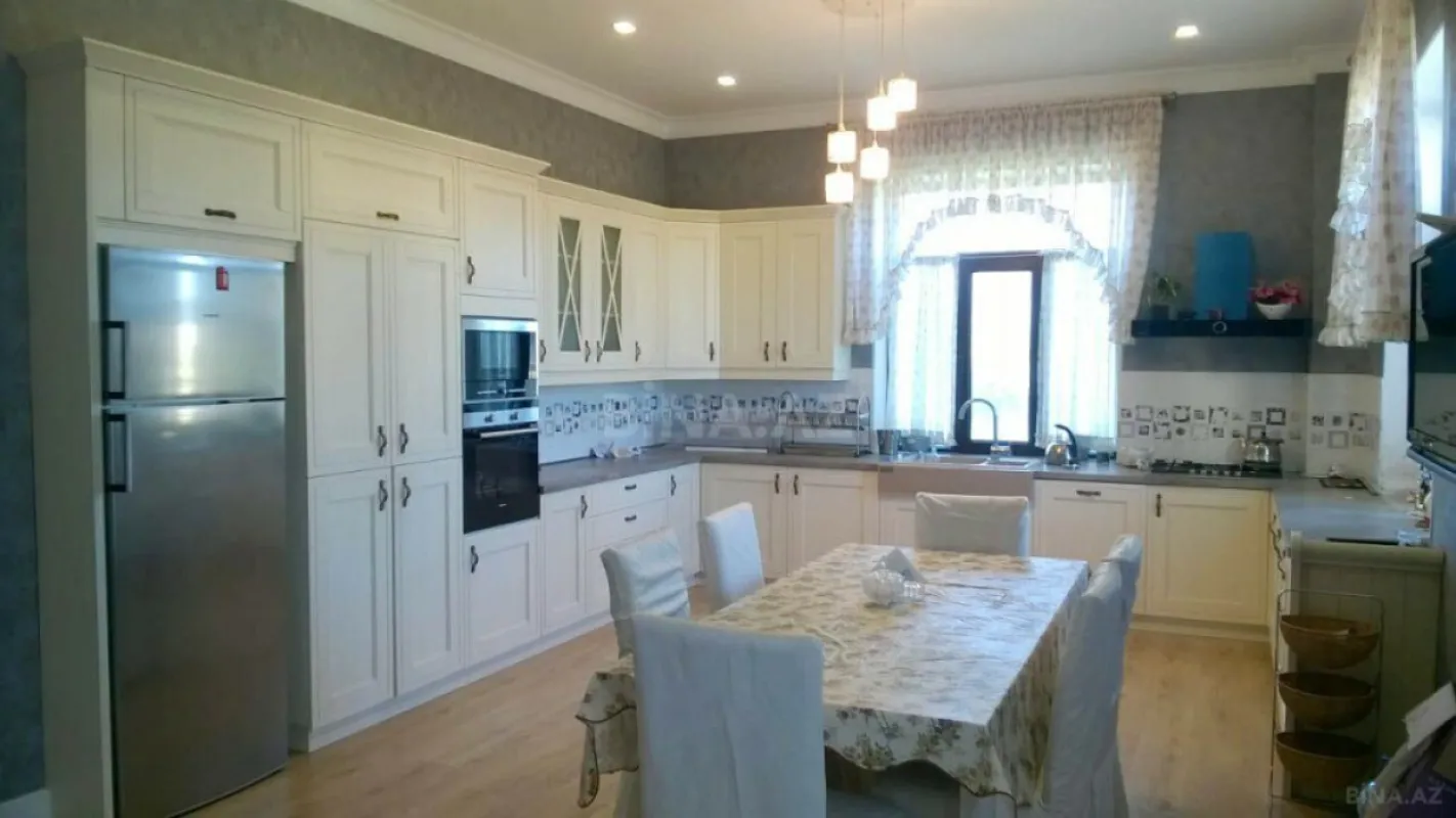 Satılır həyət evi 800 m²