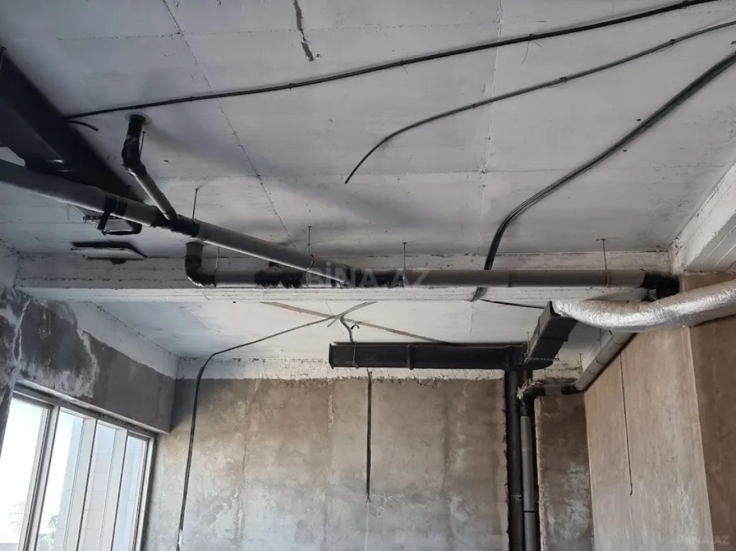 Satılır 14 otaqlı həyət evi 3600 m²