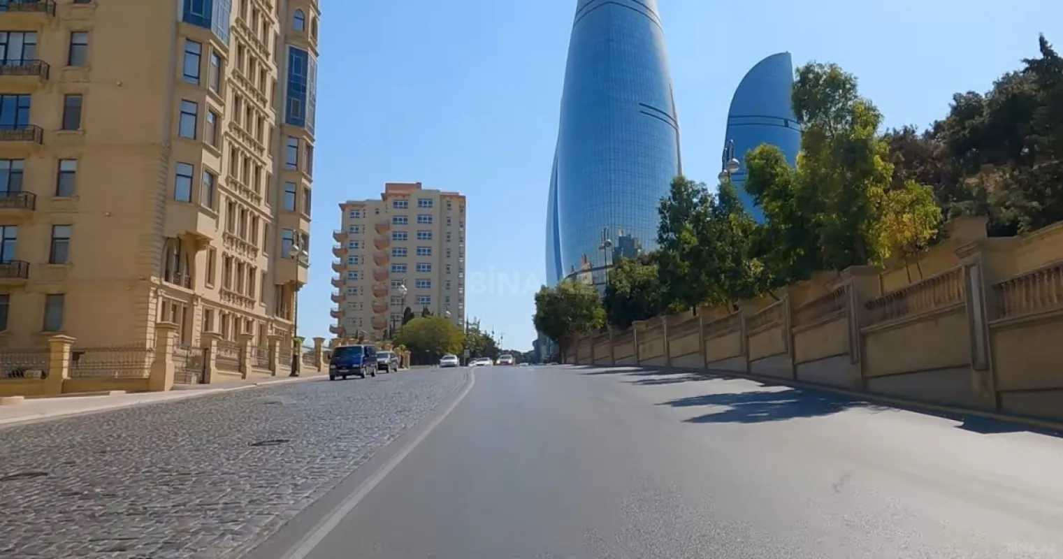 Satılır 14 otaqlı həyət evi 3600 m²