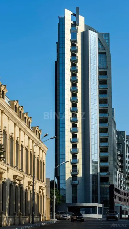 Satılır 14 otaqlı həyət evi 3600 m²