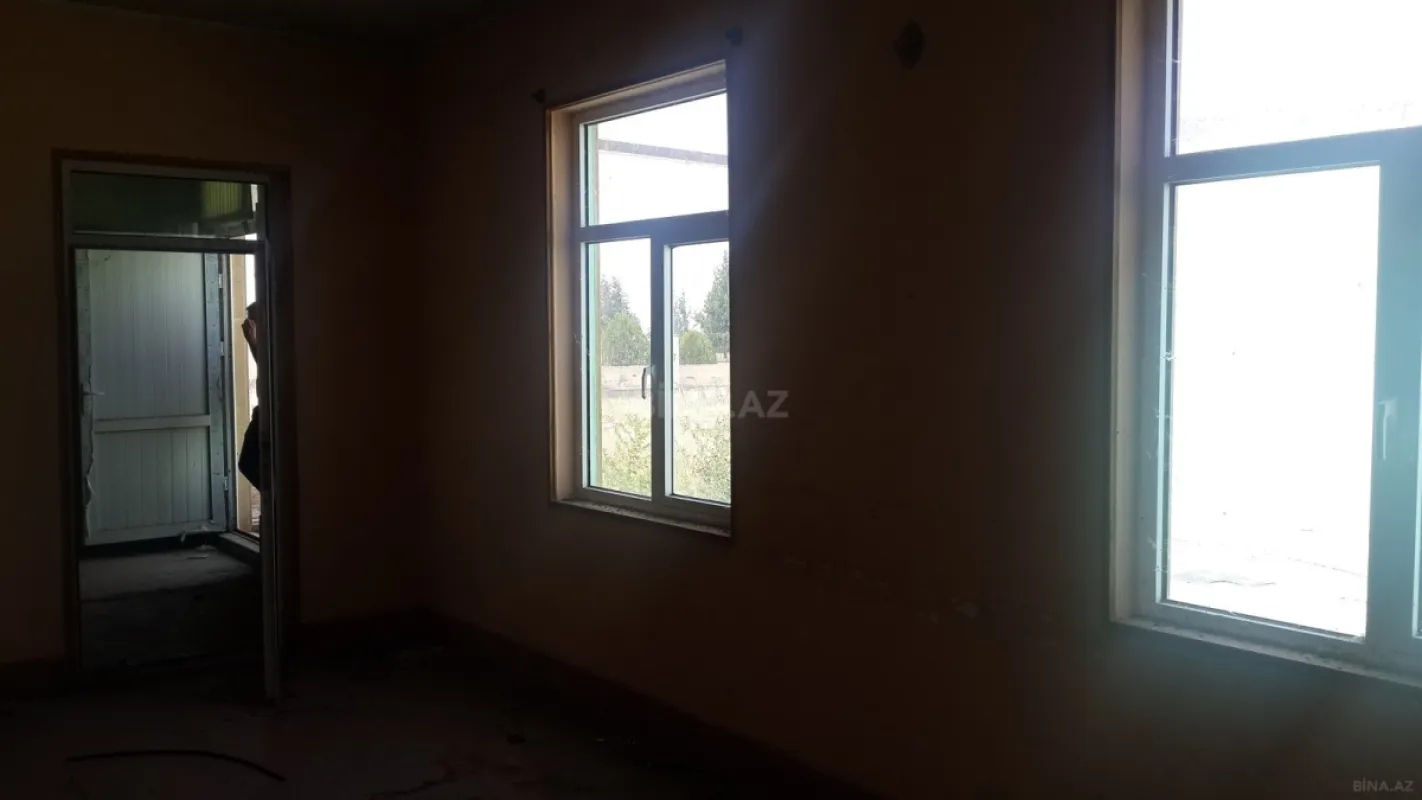 Satılır obyekt 245 m²