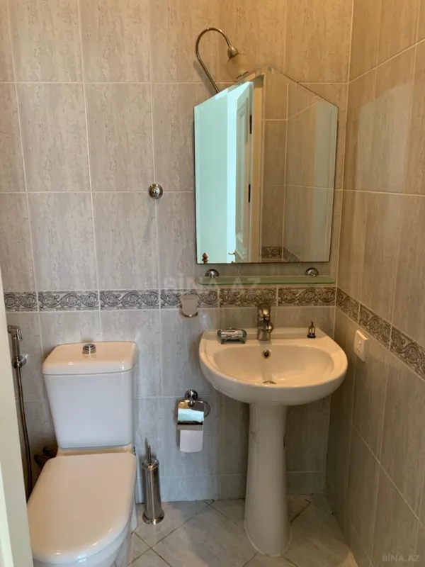 Kirayə verilir 5 otaqlı həyət evi 380 m²