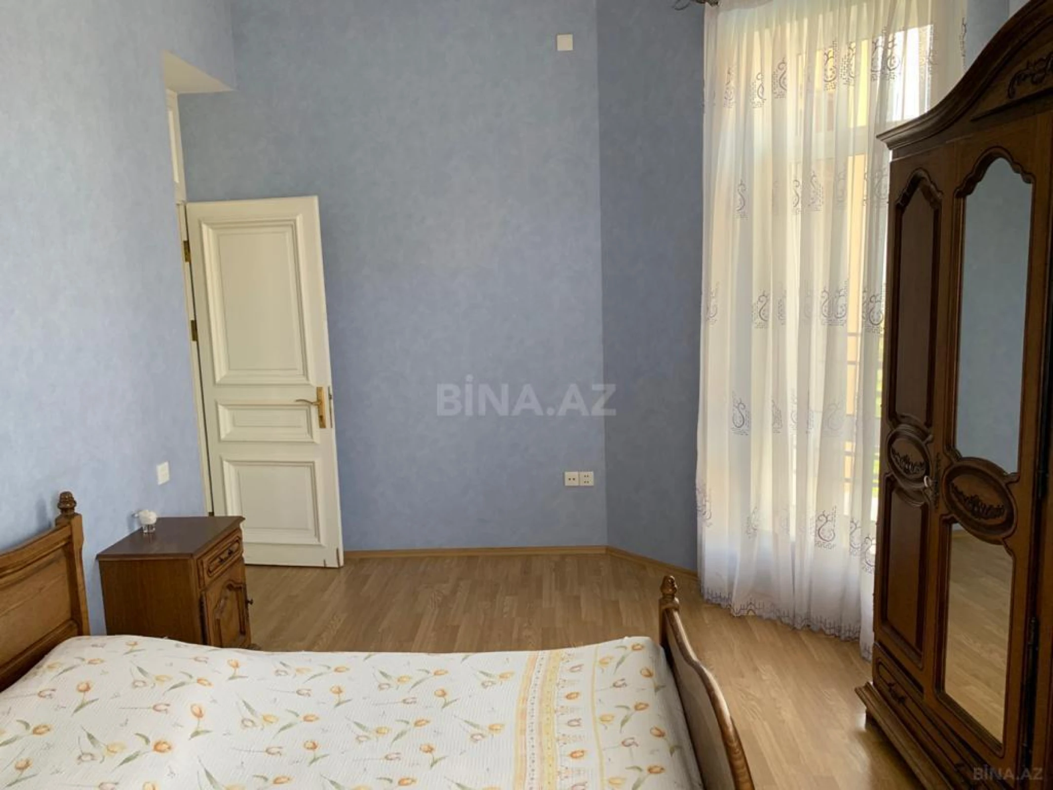 Kirayə verilir 5 otaqlı həyət evi 380 m²