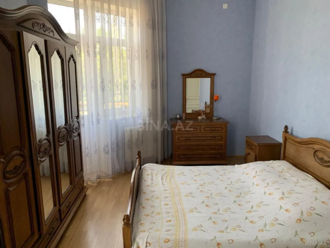 Kirayə verilir 5 otaqlı həyət evi 380 m²