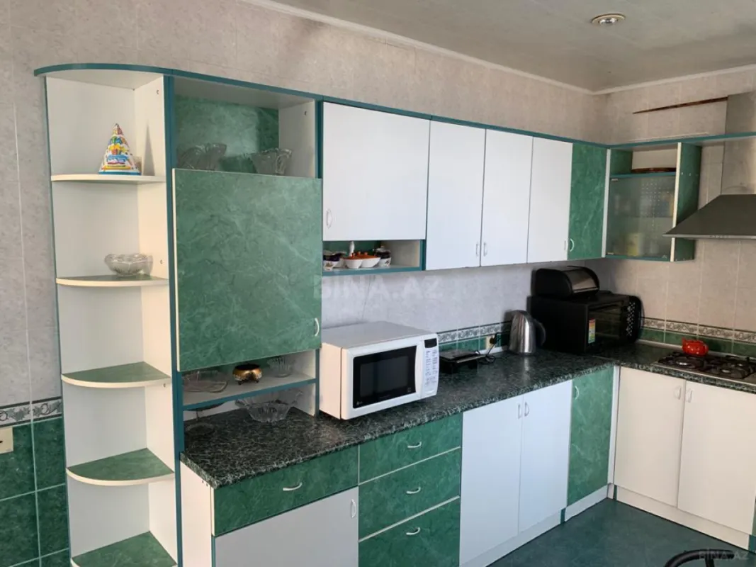 Kirayə verilir 5 otaqlı həyət evi 380 m²