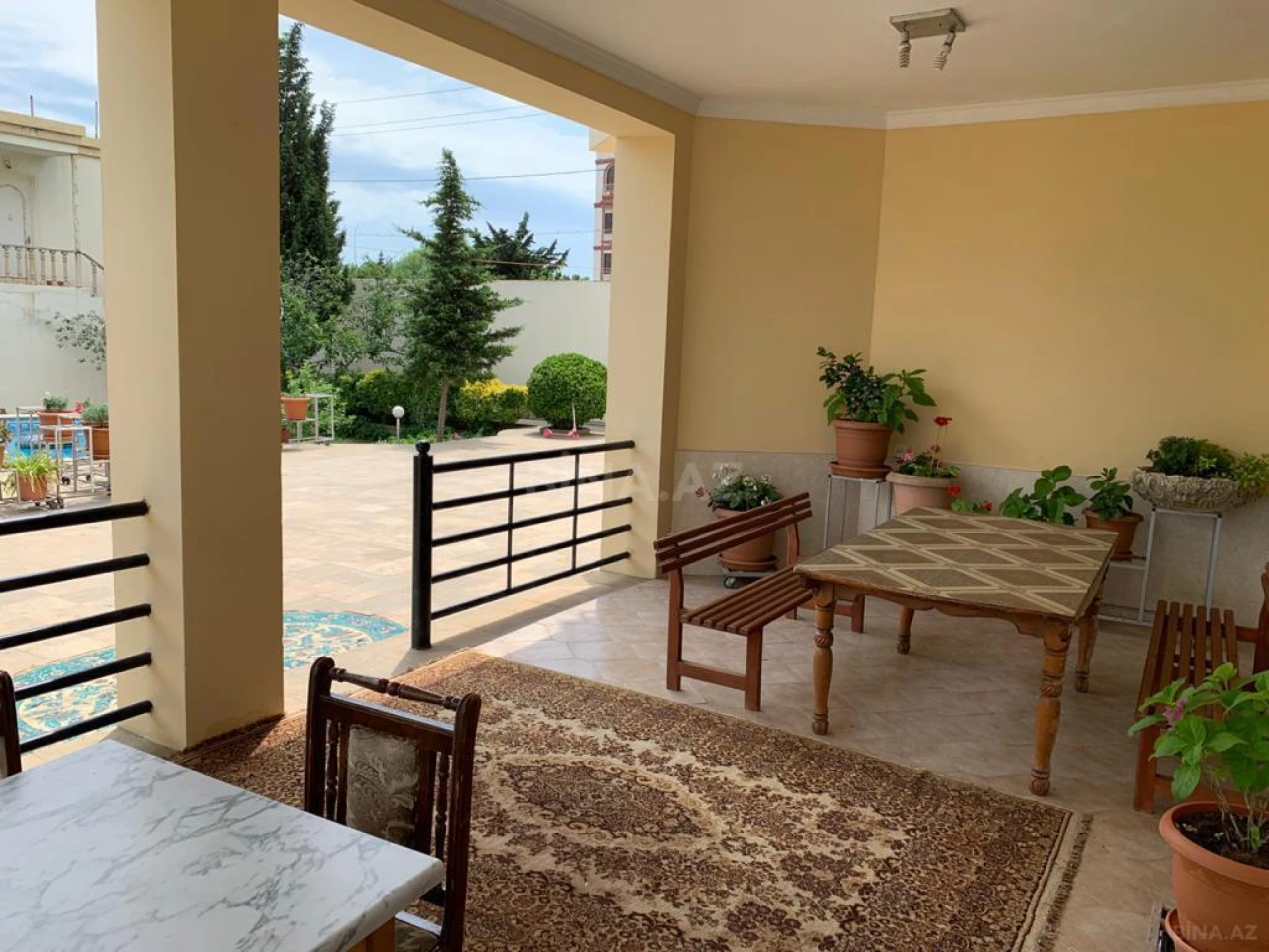 Kirayə verilir 5 otaqlı həyət evi 380 m²