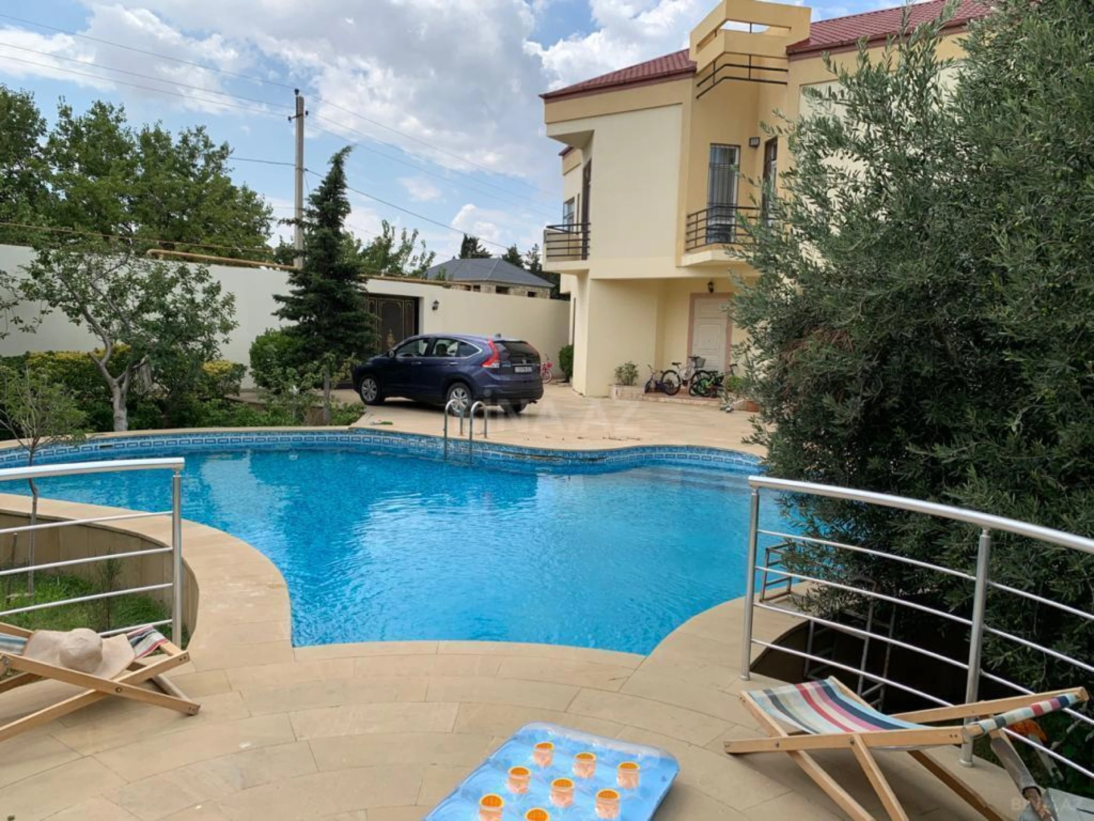 Kirayə verilir 5 otaqlı həyət evi 380 m²