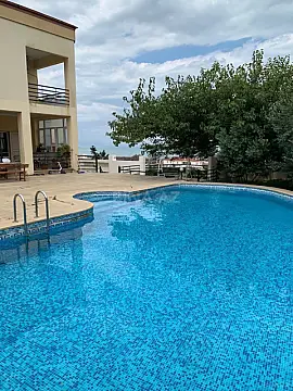 Kirayə verilir 5 otaqlı həyət evi 380 m²