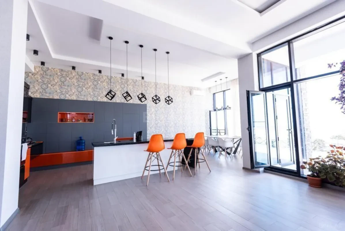 Kirayə verilir 6 otaqlı həyət evi 430 m²
