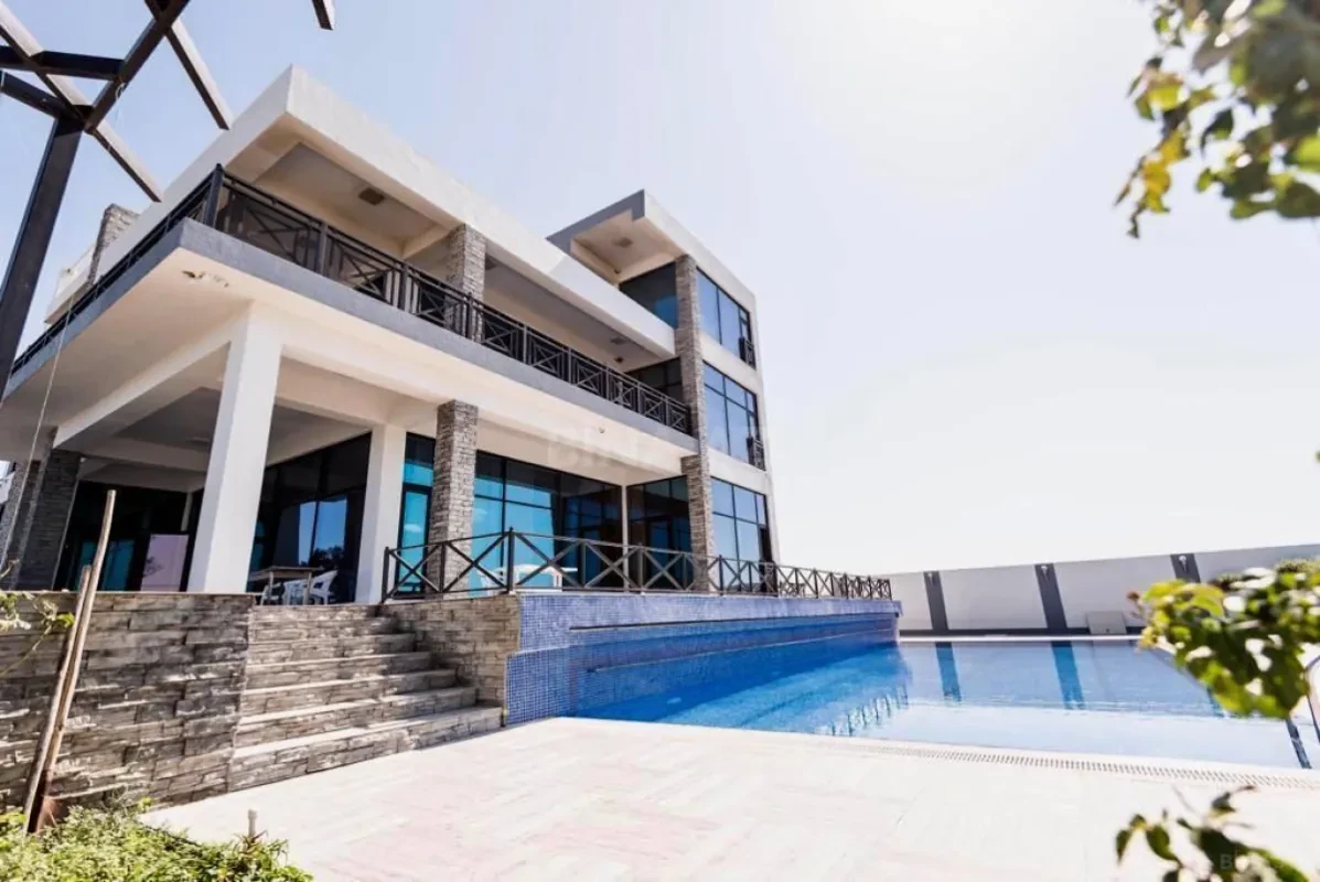 Kirayə verilir 6 otaqlı həyət evi 430 m²