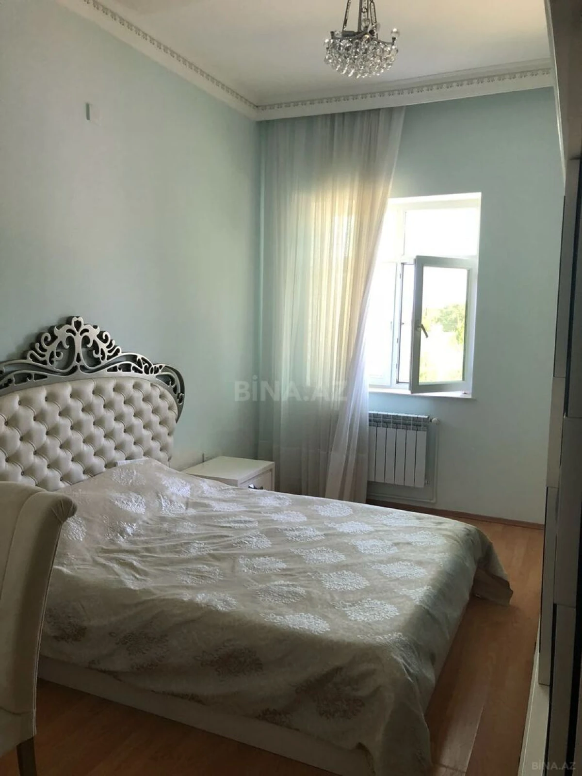 Satılır 10 otaqlı həyət evi 622 m²