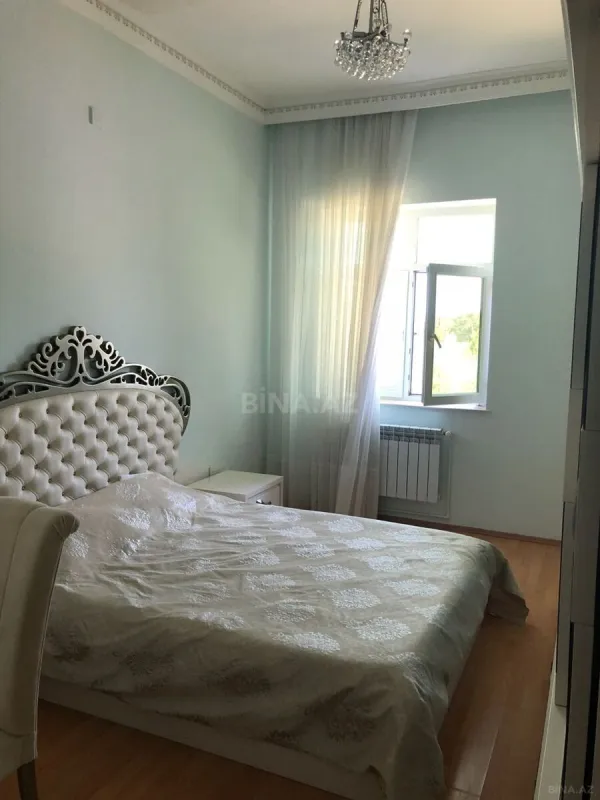 Satılır 10 otaqlı həyət evi 622 m²