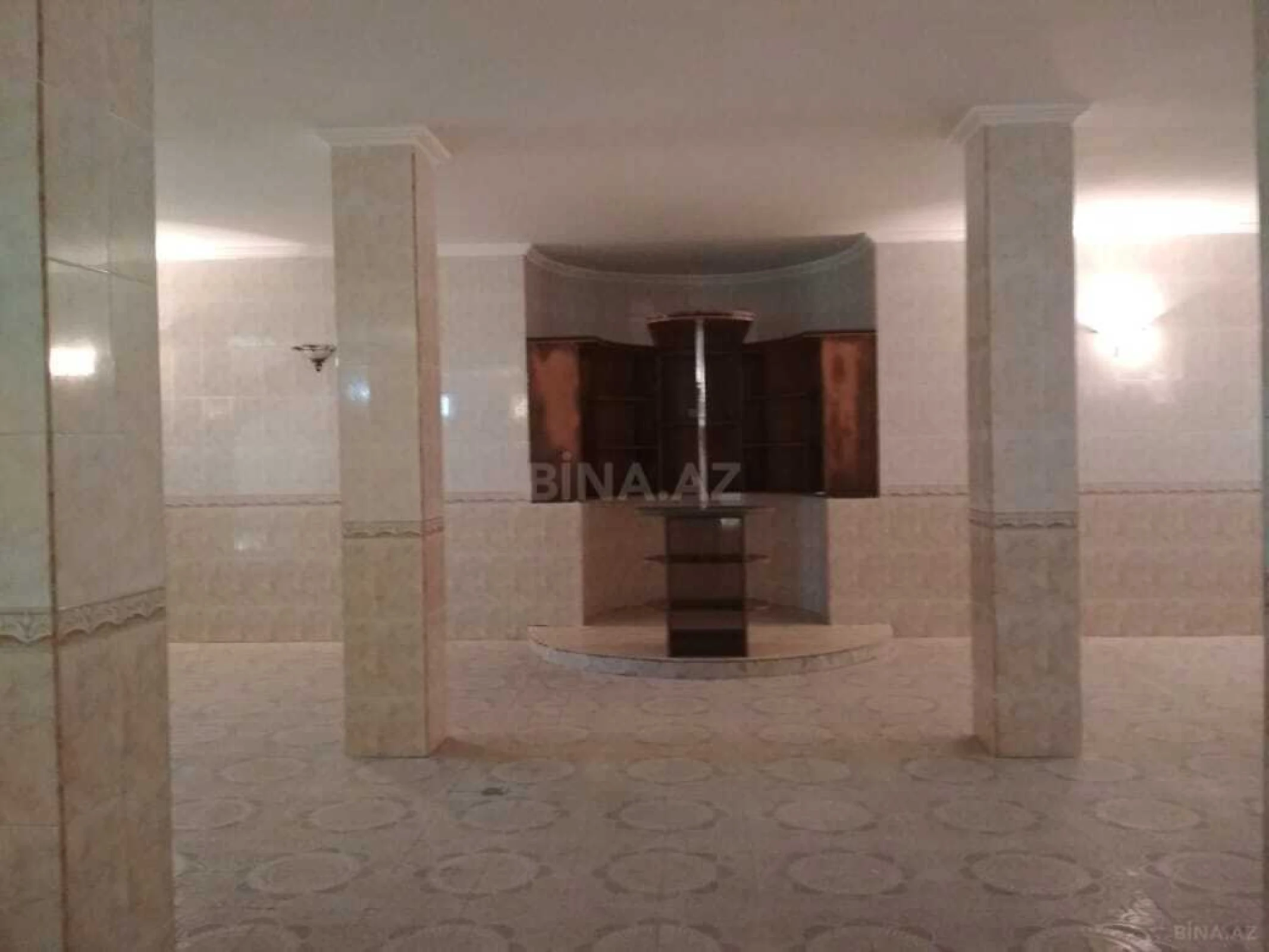Satılır 10 otaqlı həyət evi 622 m²