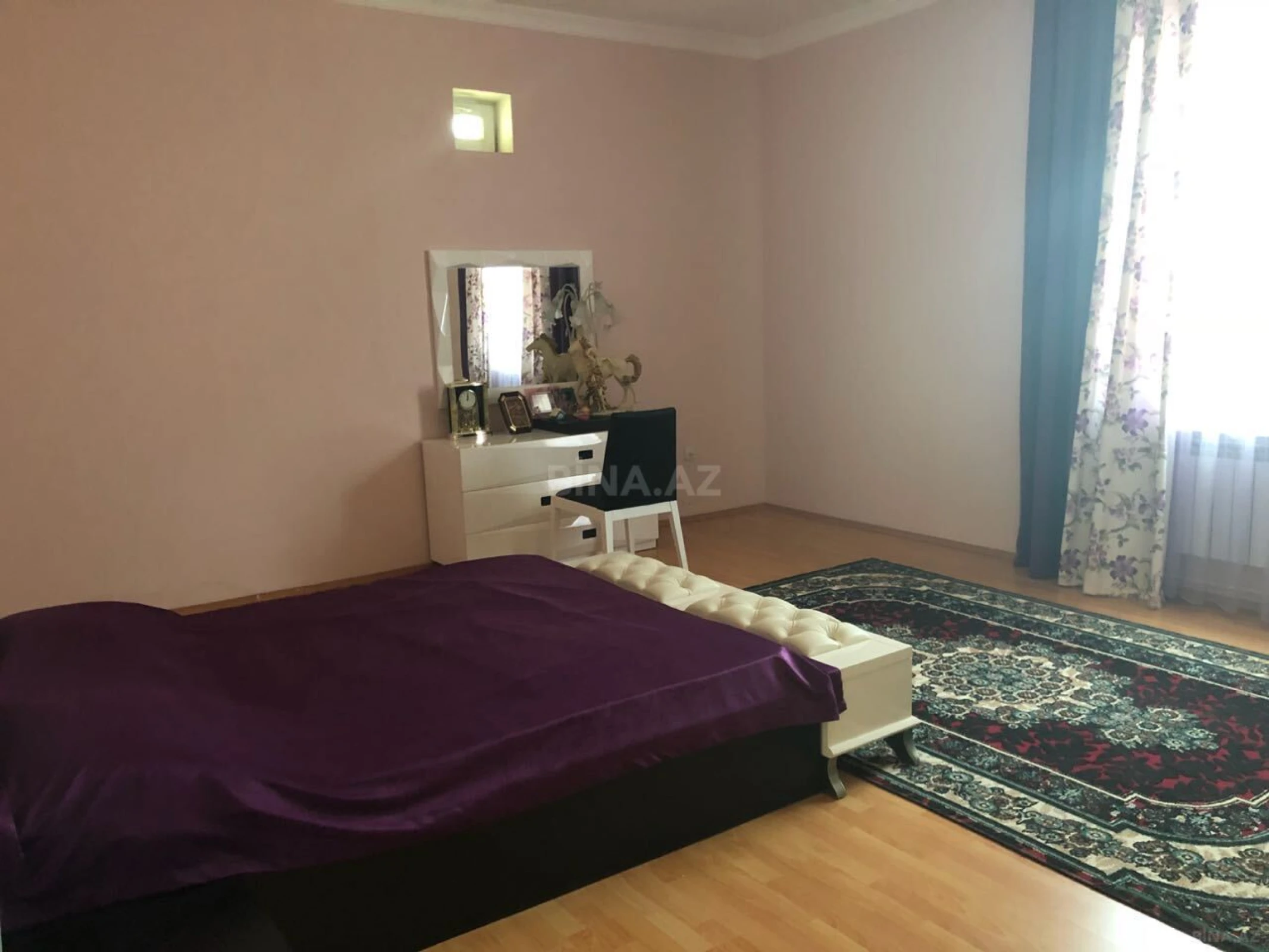 Satılır 10 otaqlı həyət evi 622 m²