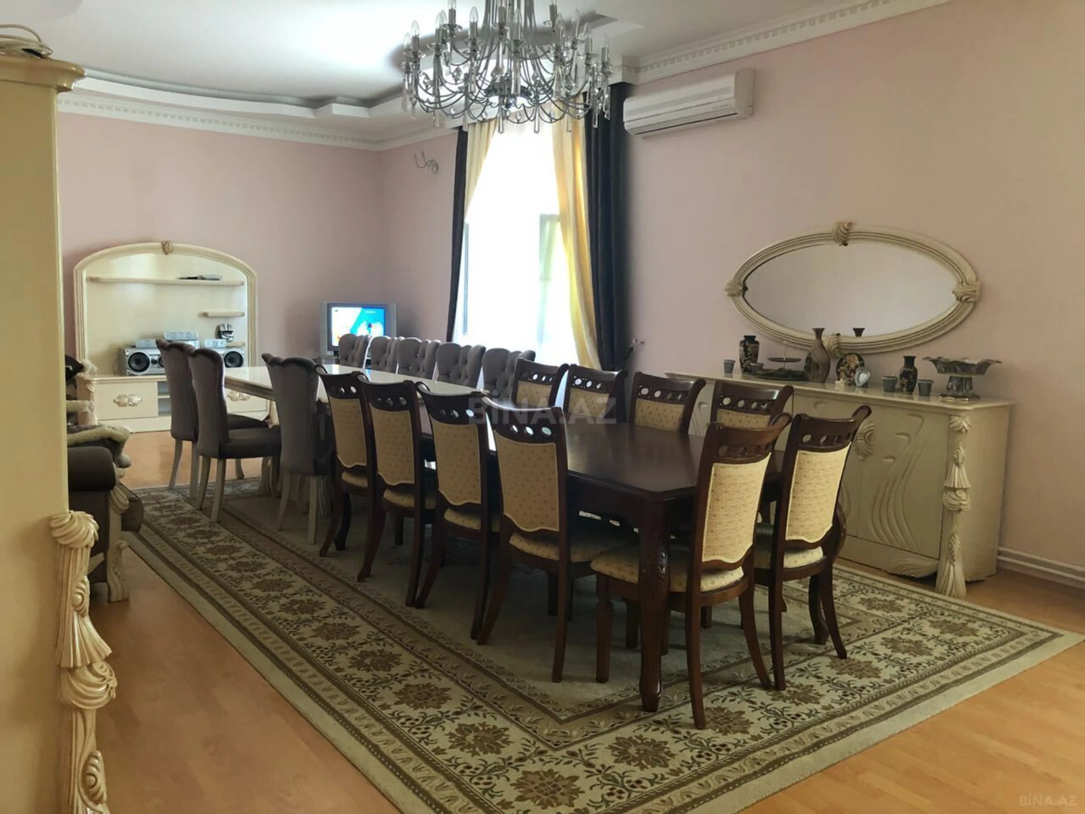 Satılır 10 otaqlı həyət evi 622 m²