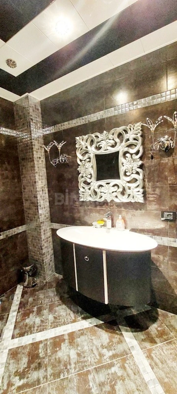 Satılır 5 otaqlı mənzil 340 m²