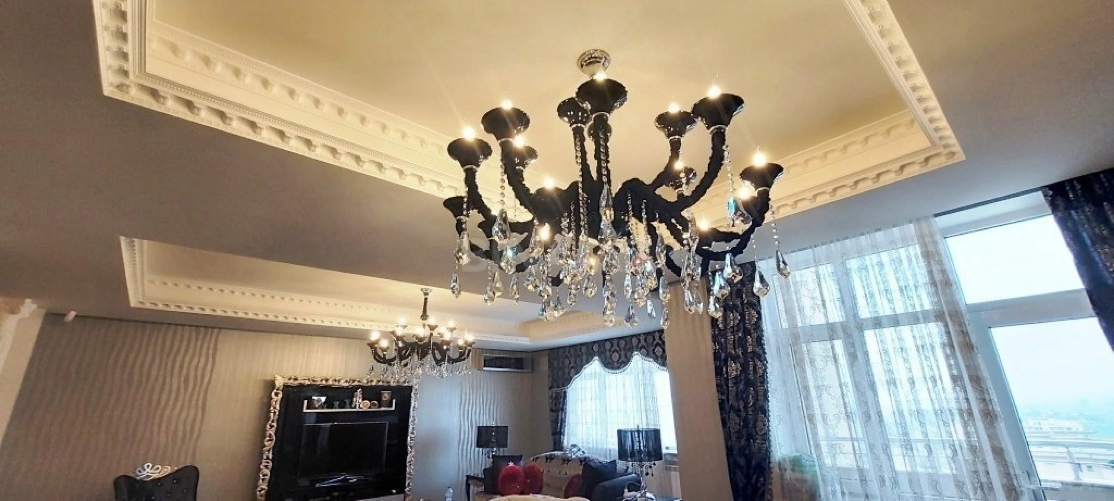 Satılır 5 otaqlı mənzil 340 m²