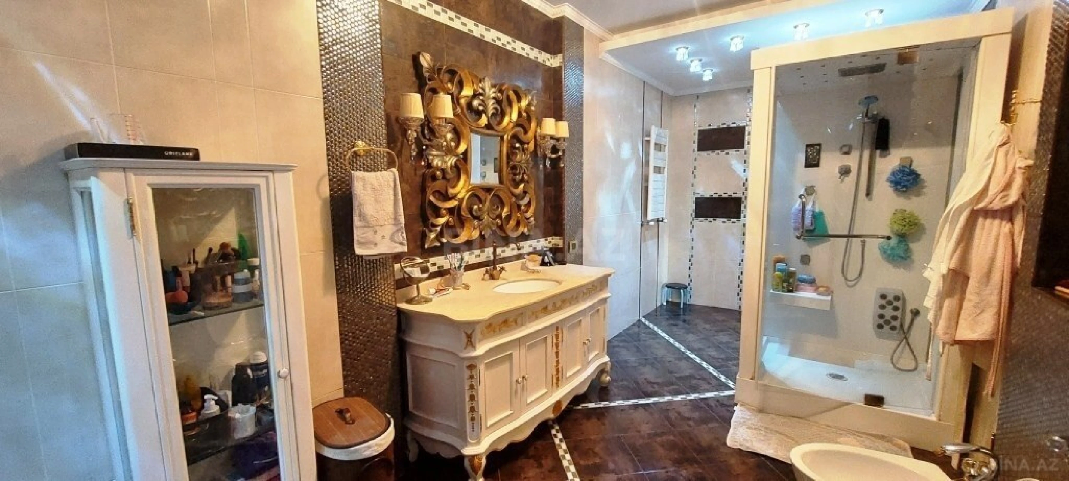 Satılır 5 otaqlı mənzil 340 m²