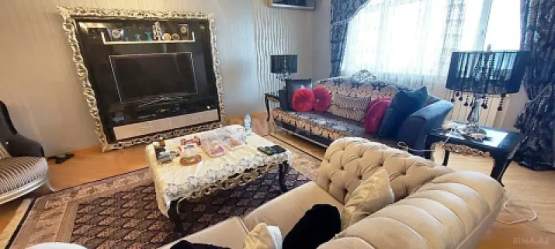 Satılır 5 otaqlı mənzil 340 m²