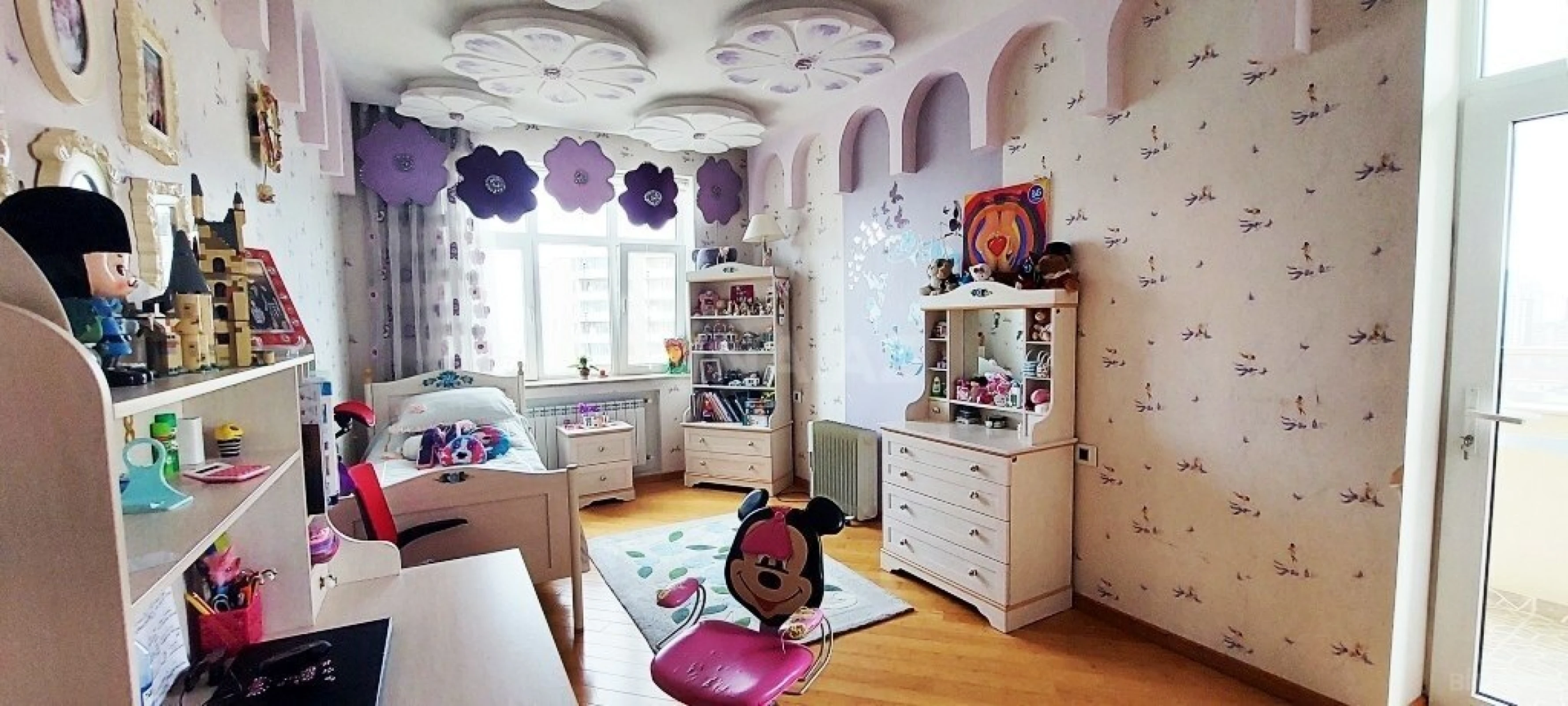 Satılır 5 otaqlı mənzil 340 m²