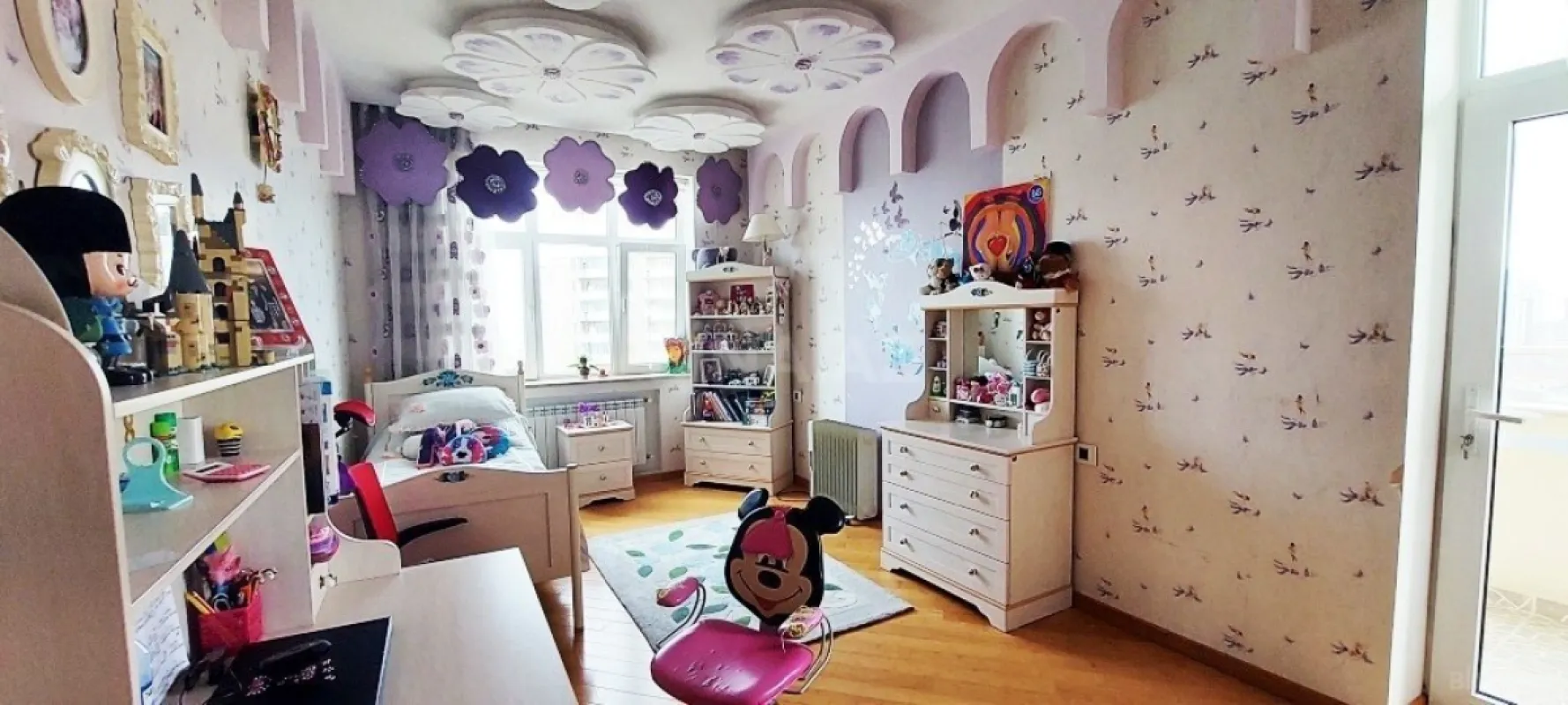 Satılır 5 otaqlı mənzil 340 m²