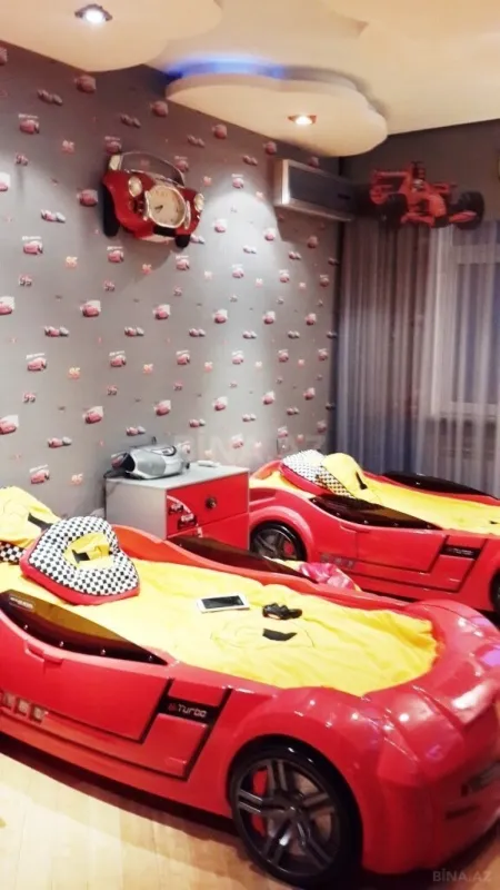 Satılır 5 otaqlı mənzil 340 m²