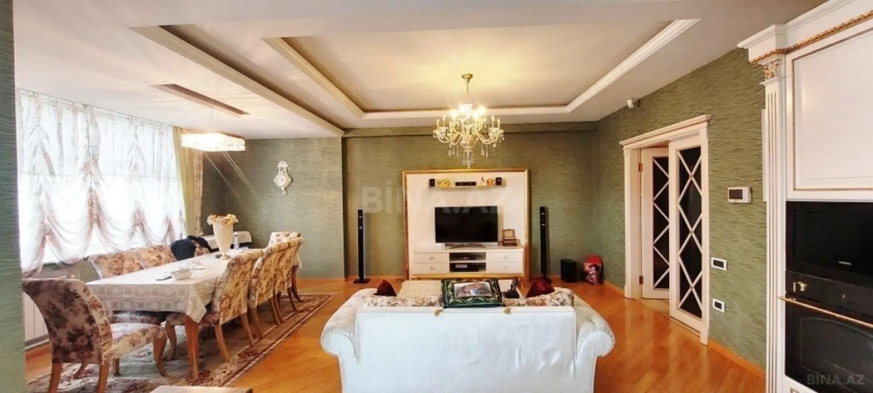 Satılır 5 otaqlı mənzil 340 m²