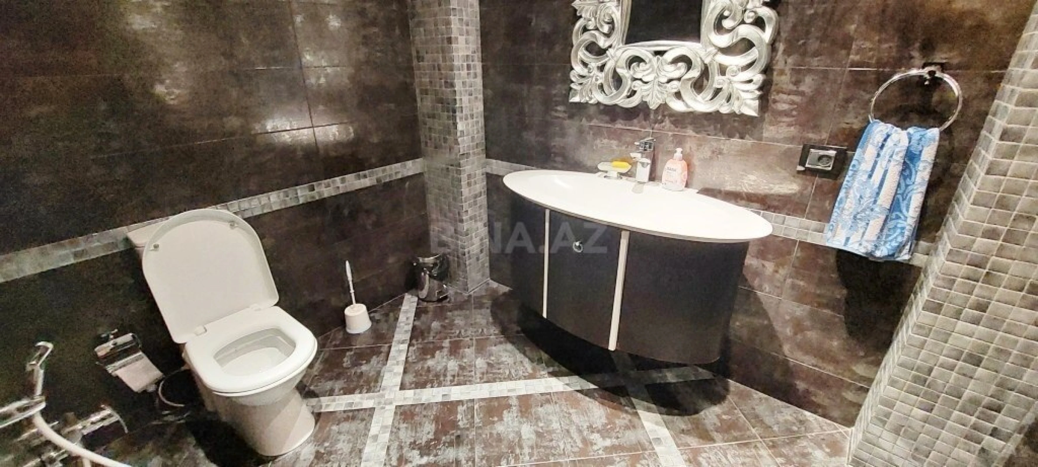 Satılır 5 otaqlı mənzil 340 m²