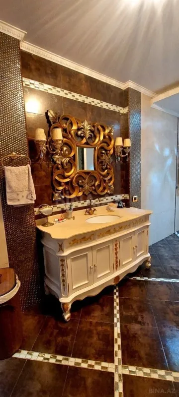 Satılır 5 otaqlı mənzil 340 m²