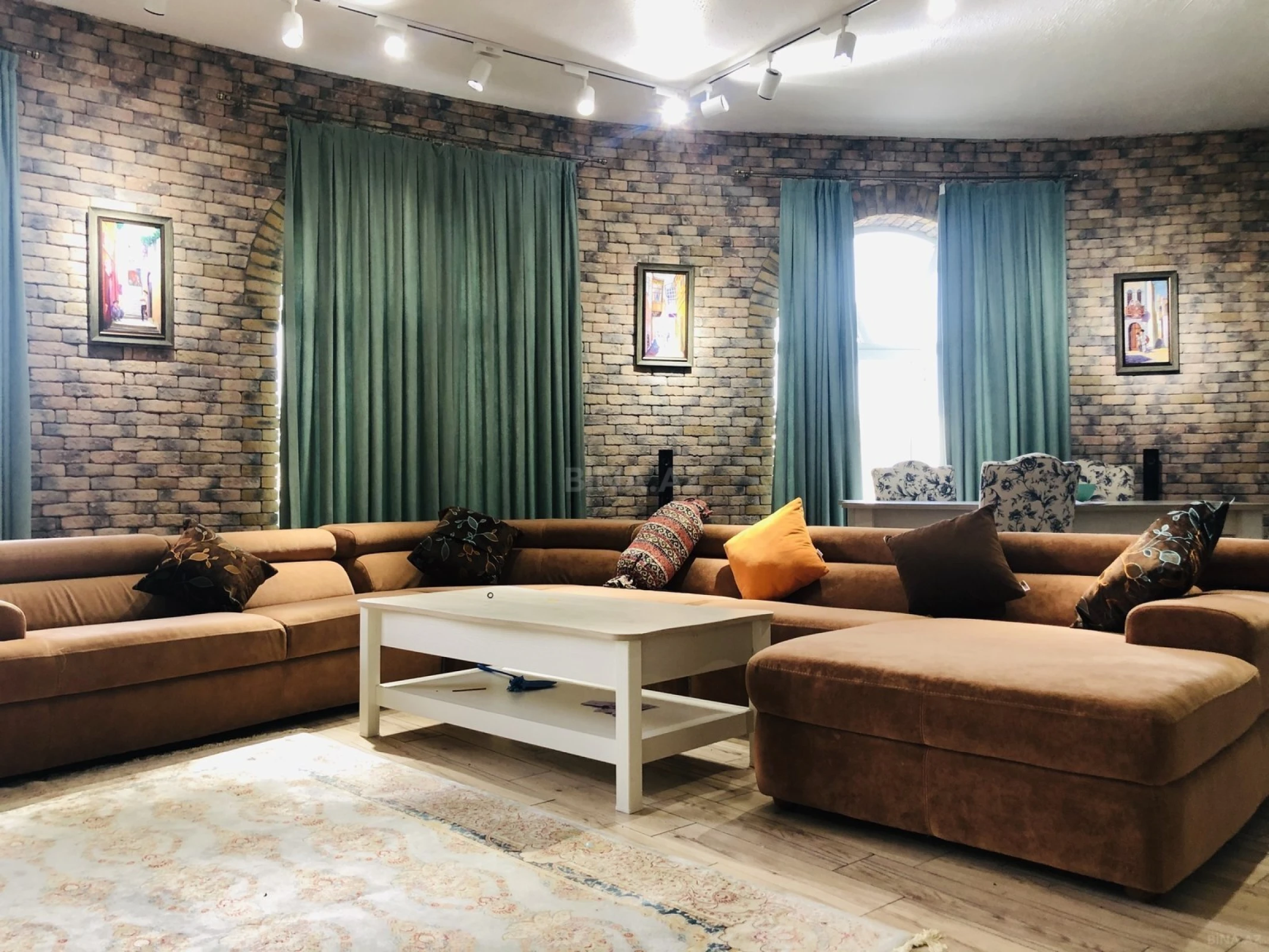 Satılır 8 otaqlı həyət evi 500 m²