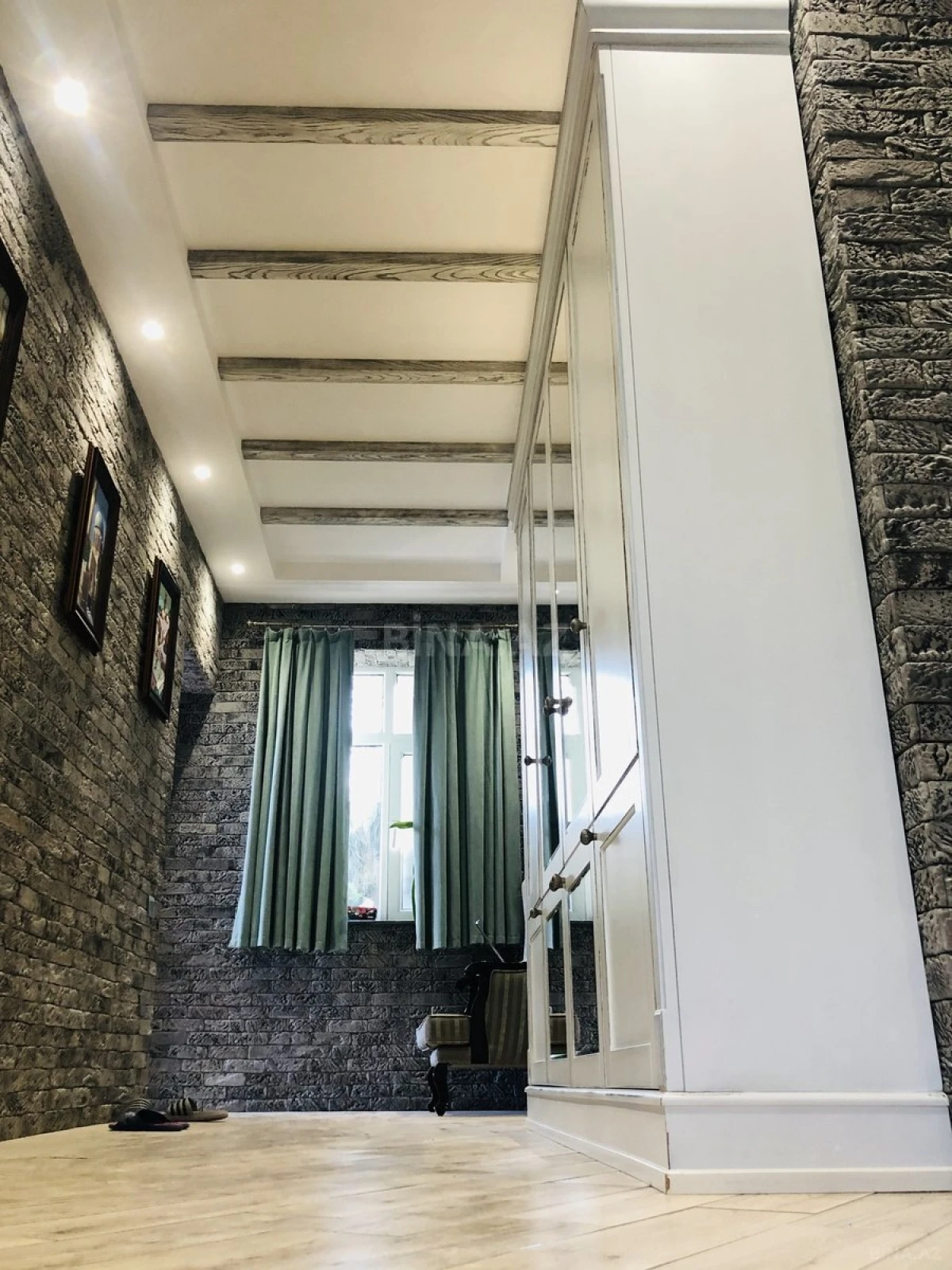 Satılır 8 otaqlı həyət evi 500 m²