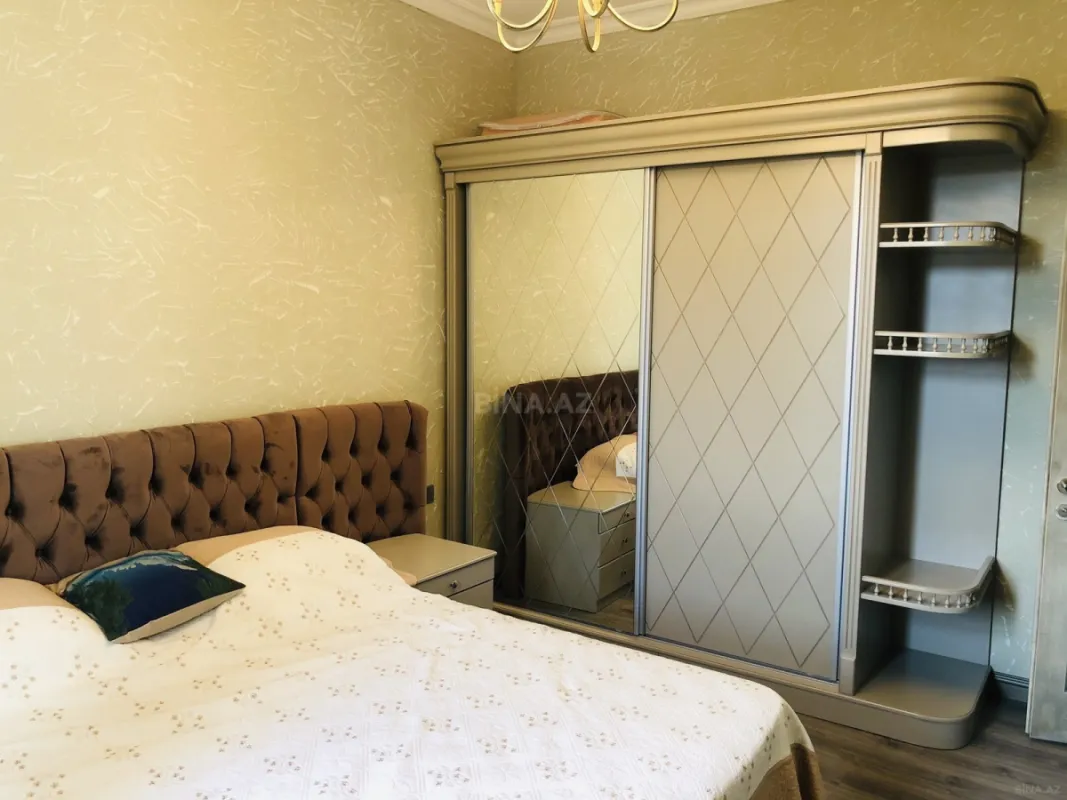 Satılır 8 otaqlı həyət evi 500 m²