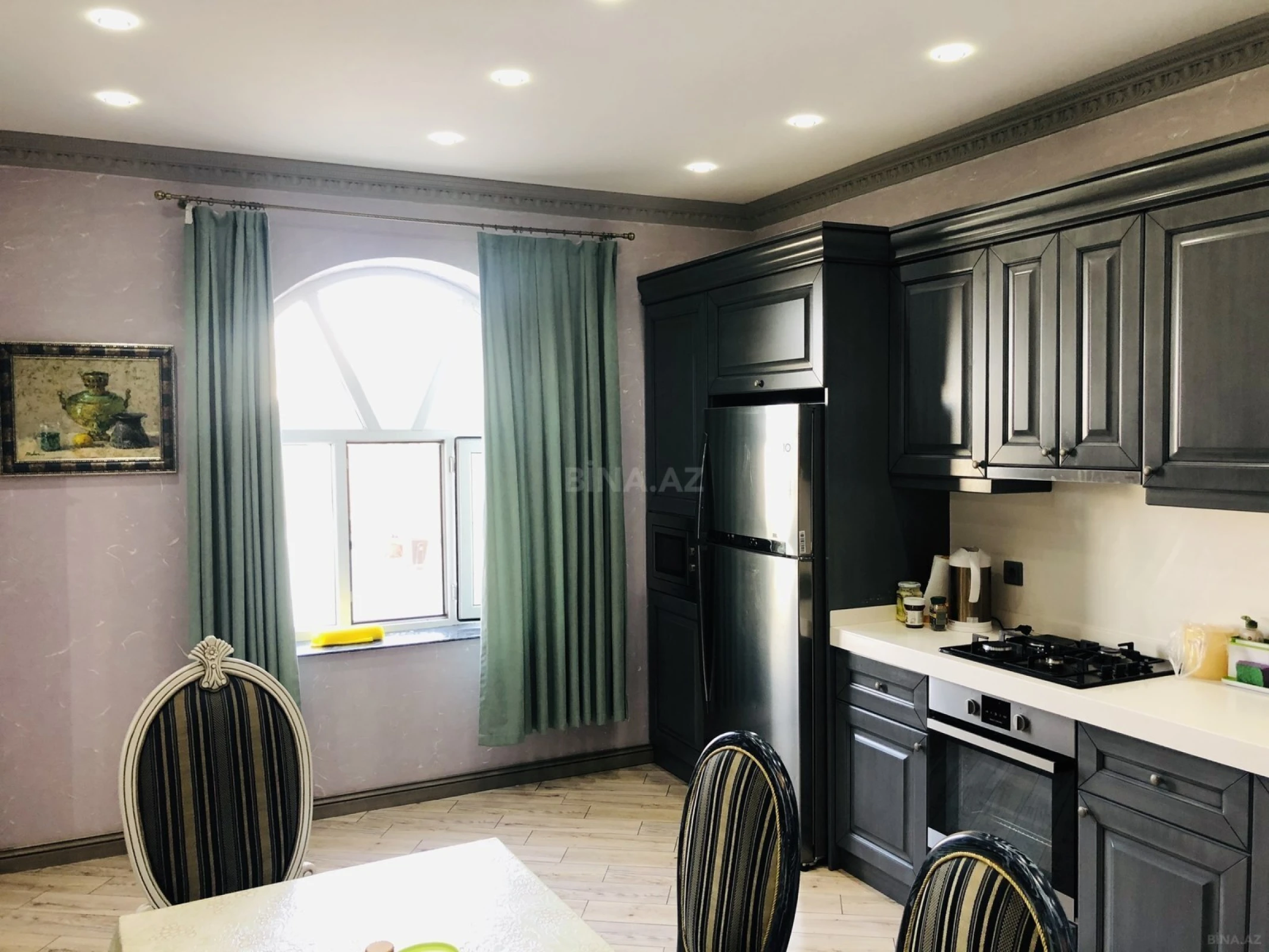 Satılır 8 otaqlı həyət evi 500 m²