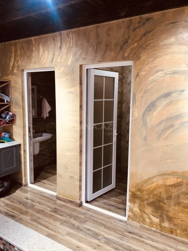 Satılır 8 otaqlı həyət evi 500 m²