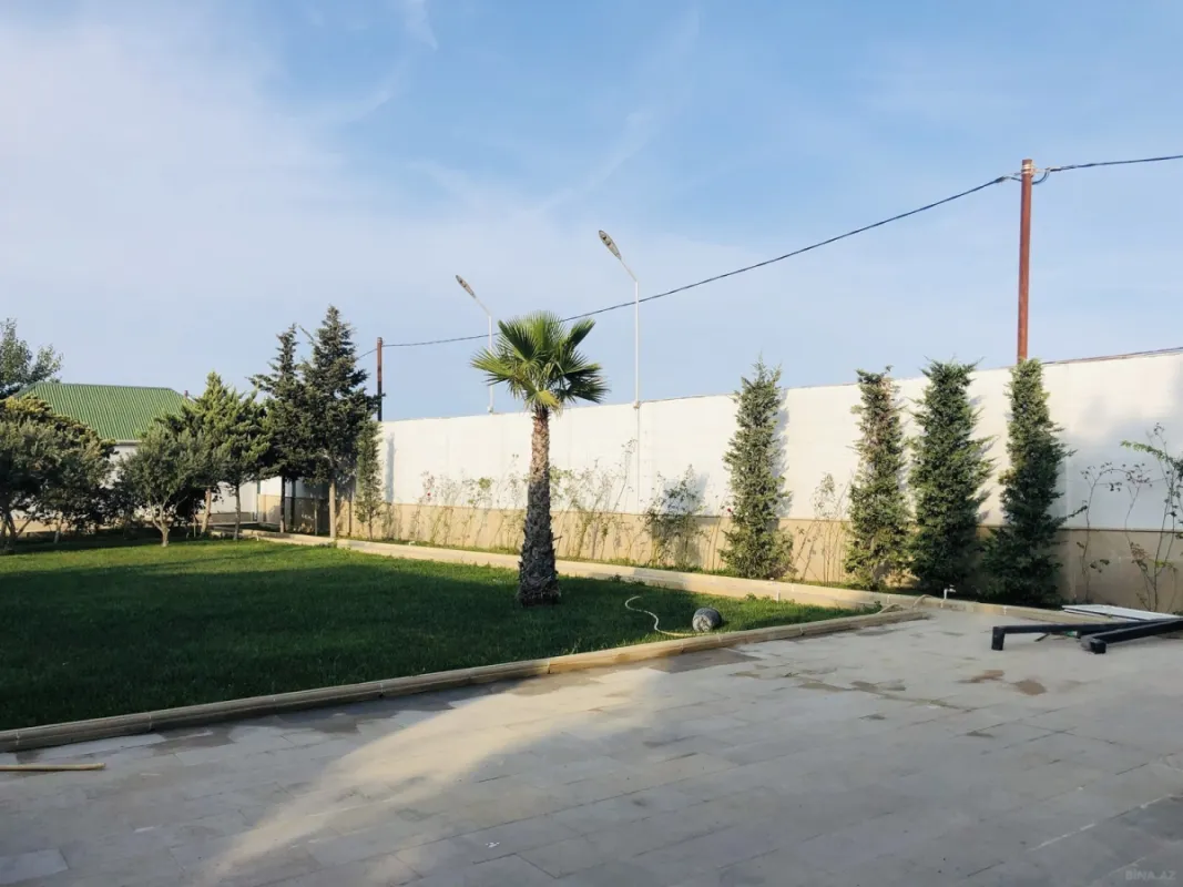 Satılır 8 otaqlı həyət evi 500 m²