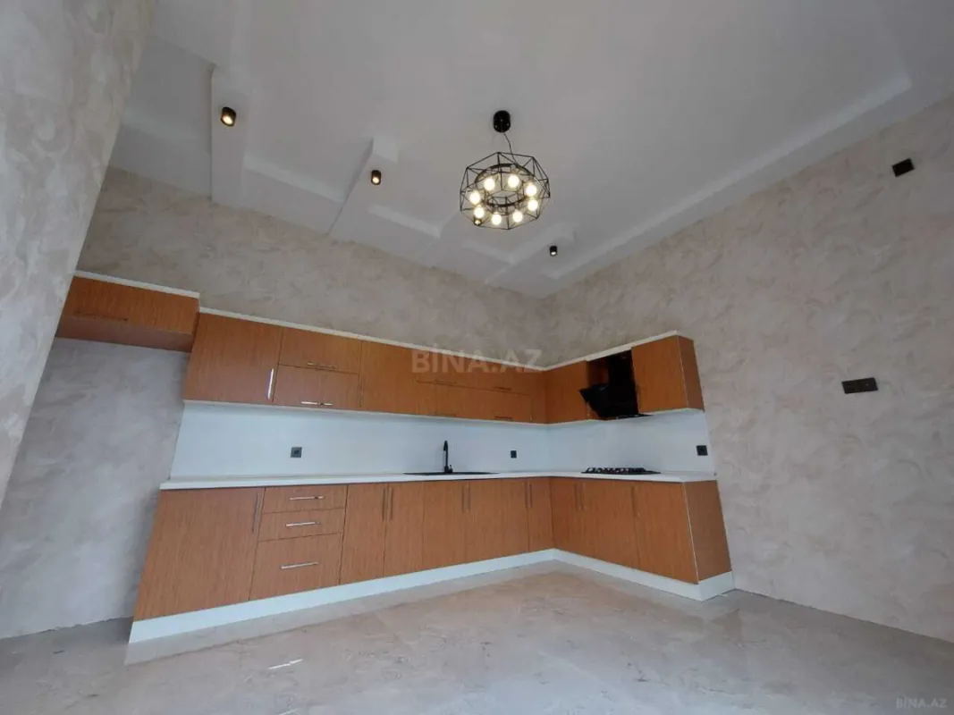 Satılır 5 otaqlı həyət evi 260 m²