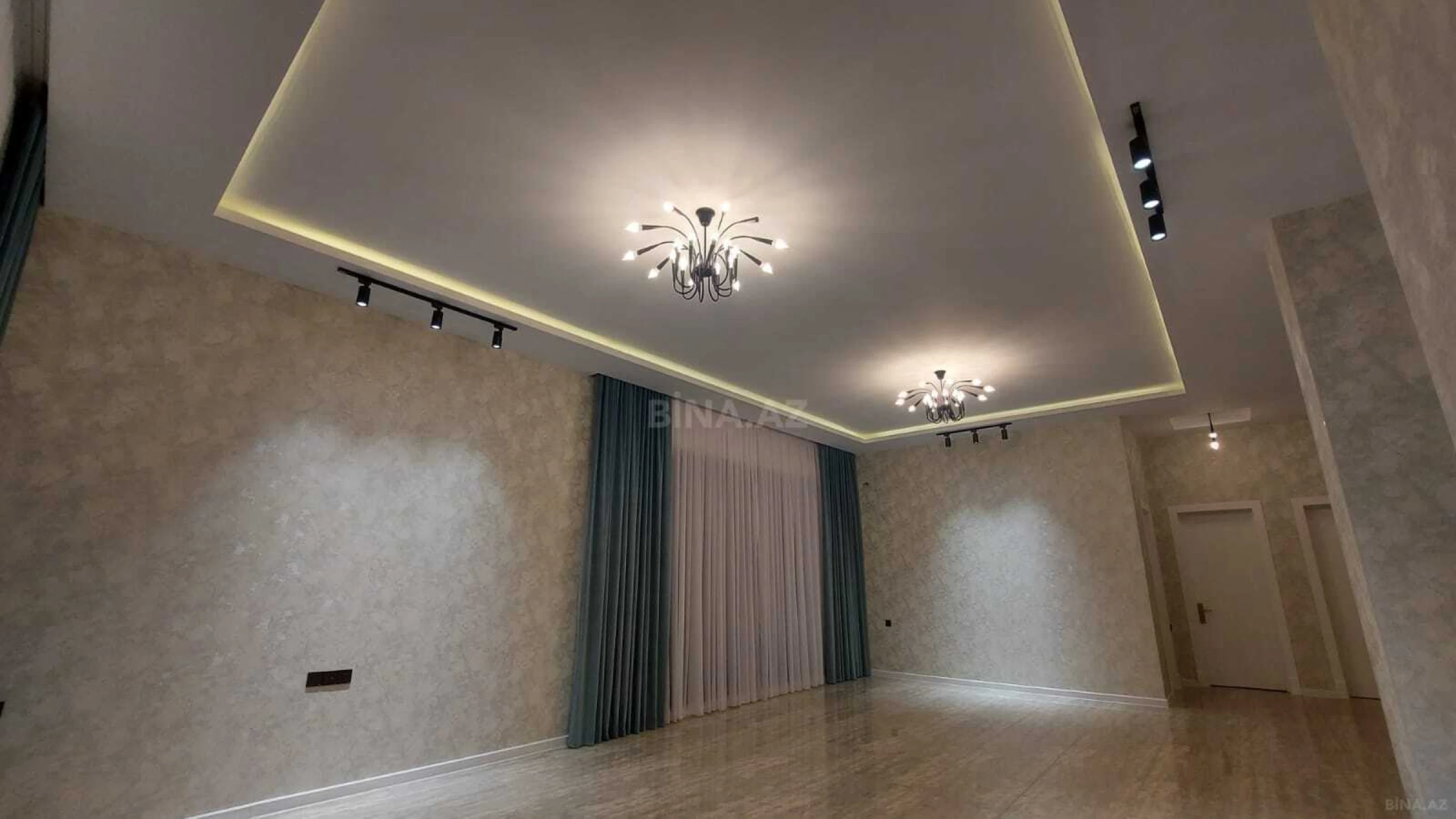 Satılır 5 otaqlı həyət evi 260 m²