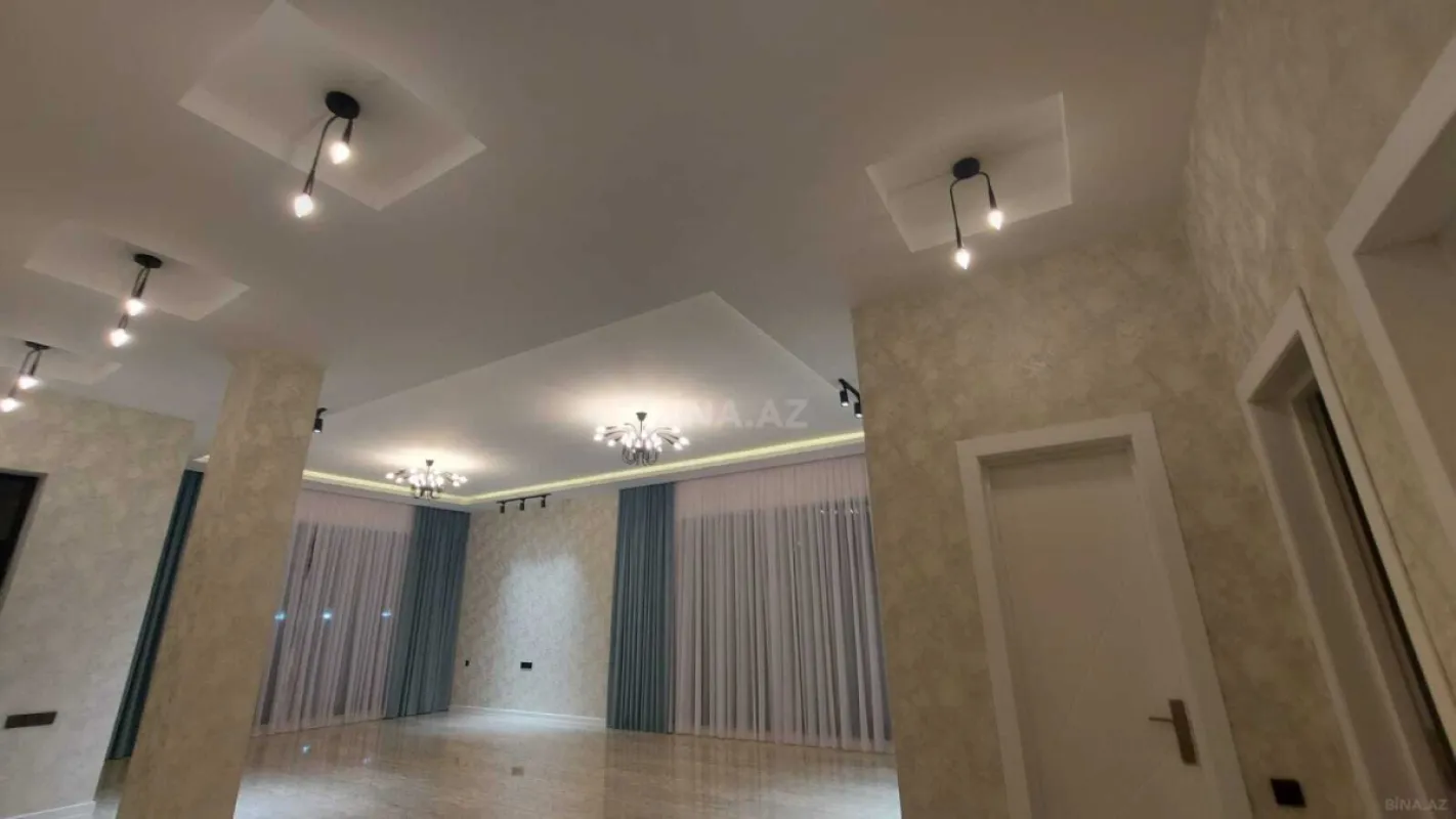 Satılır 5 otaqlı həyət evi 260 m²