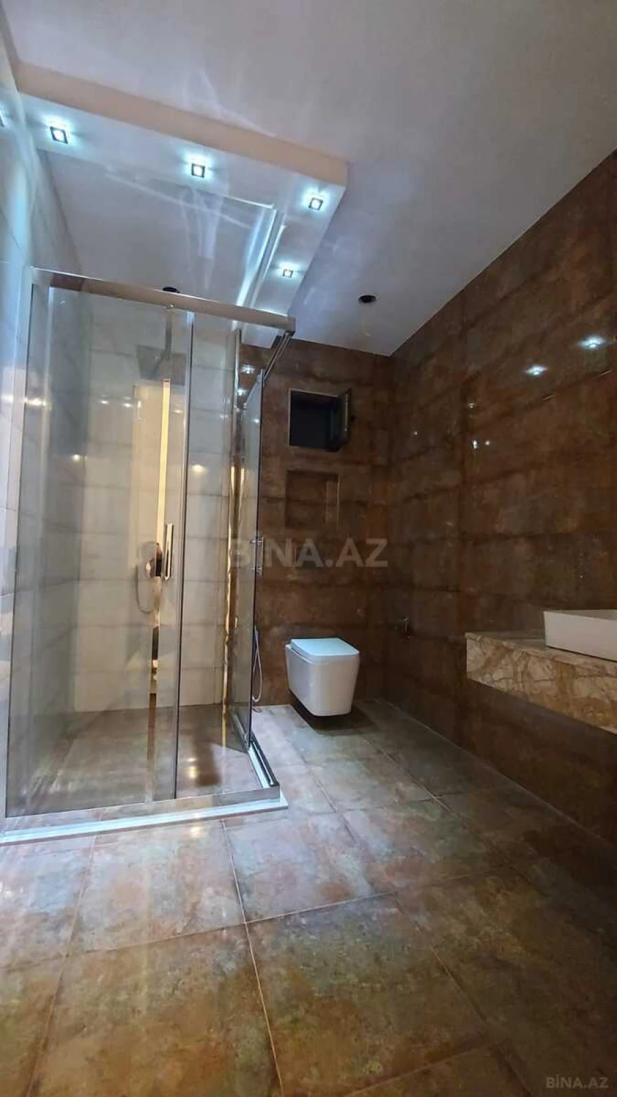 Satılır 5 otaqlı həyət evi 260 m²