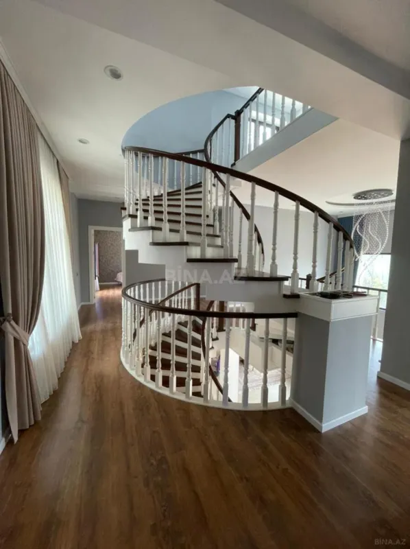 Kirayə verilir 6 otaqlı həyət evi 290 m²