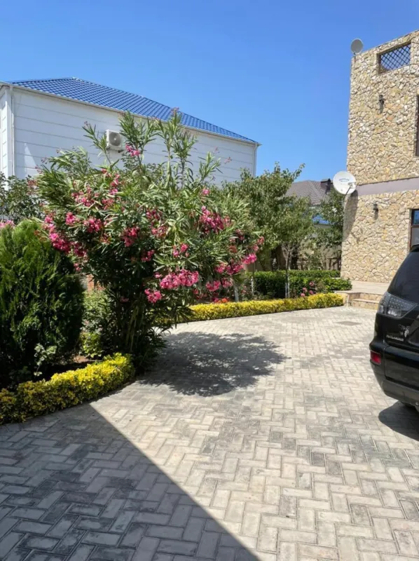 Kirayə verilir 6 otaqlı həyət evi 290 m²