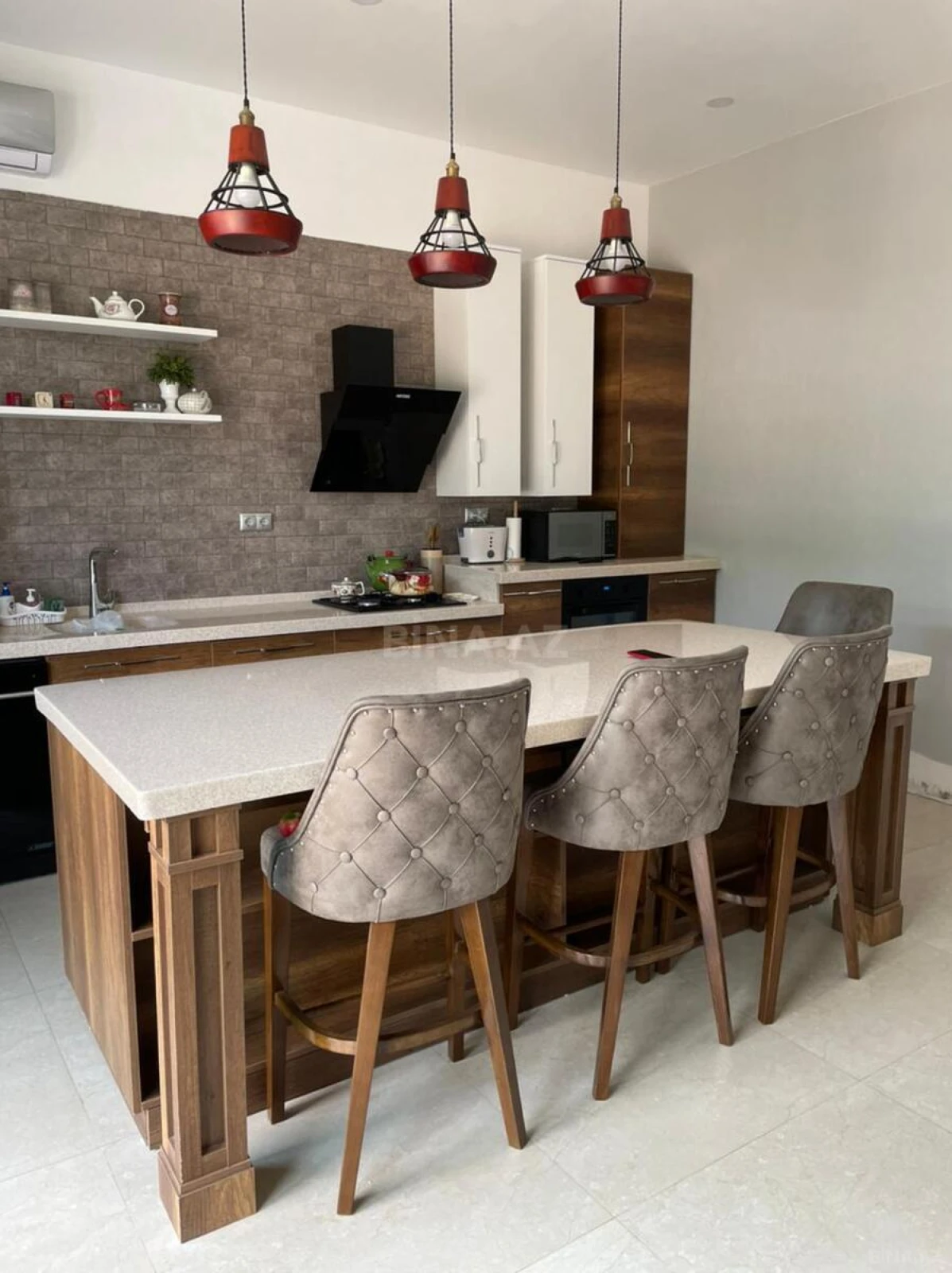 Kirayə verilir 6 otaqlı həyət evi 290 m²