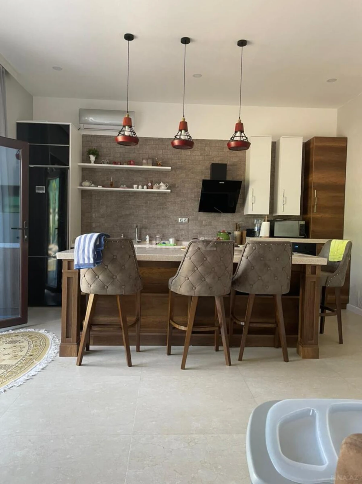 Kirayə verilir 6 otaqlı həyət evi 290 m²